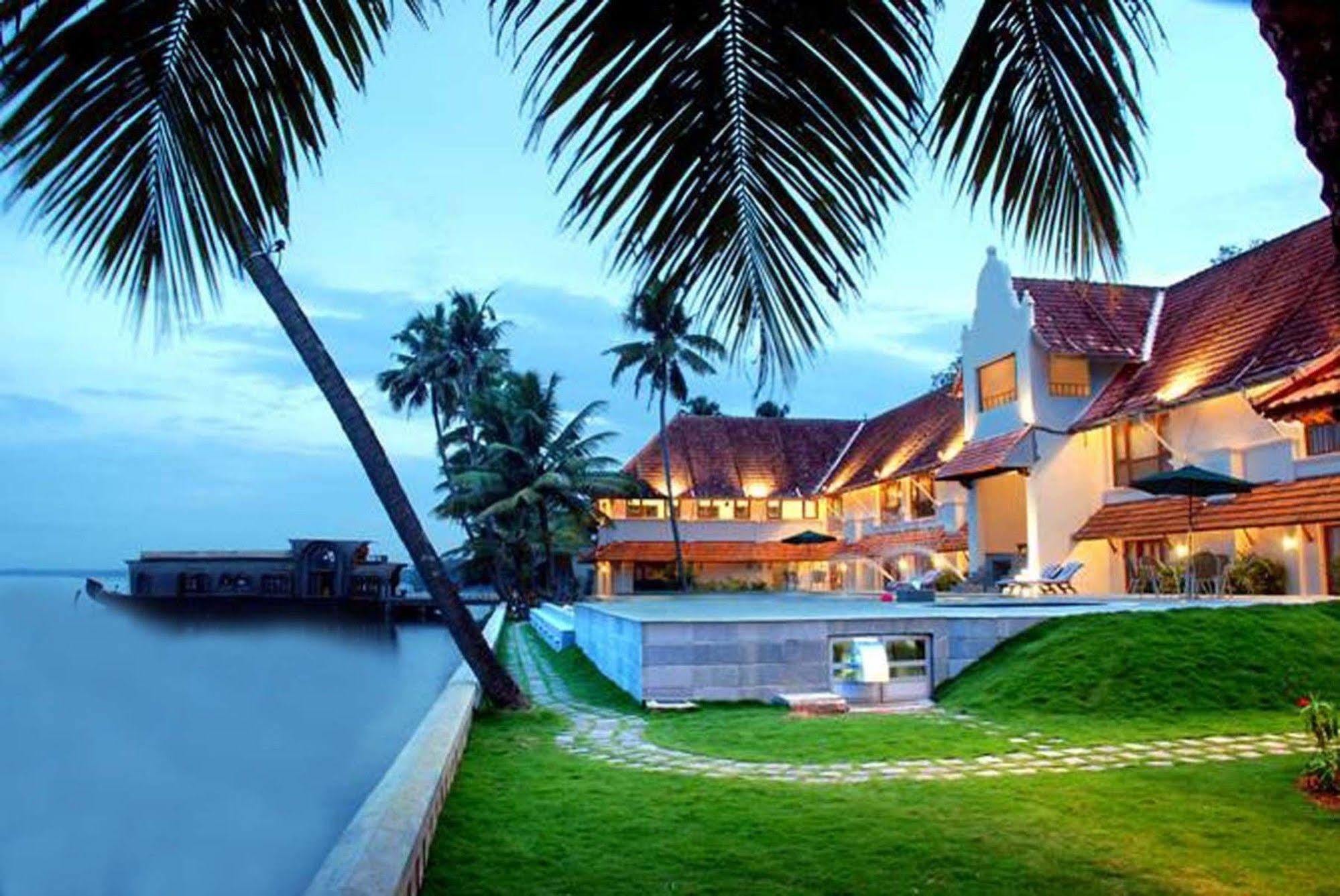 Lemon Tree Vembanad Lake Resort, Kerala Alappuzha Bagian luar foto