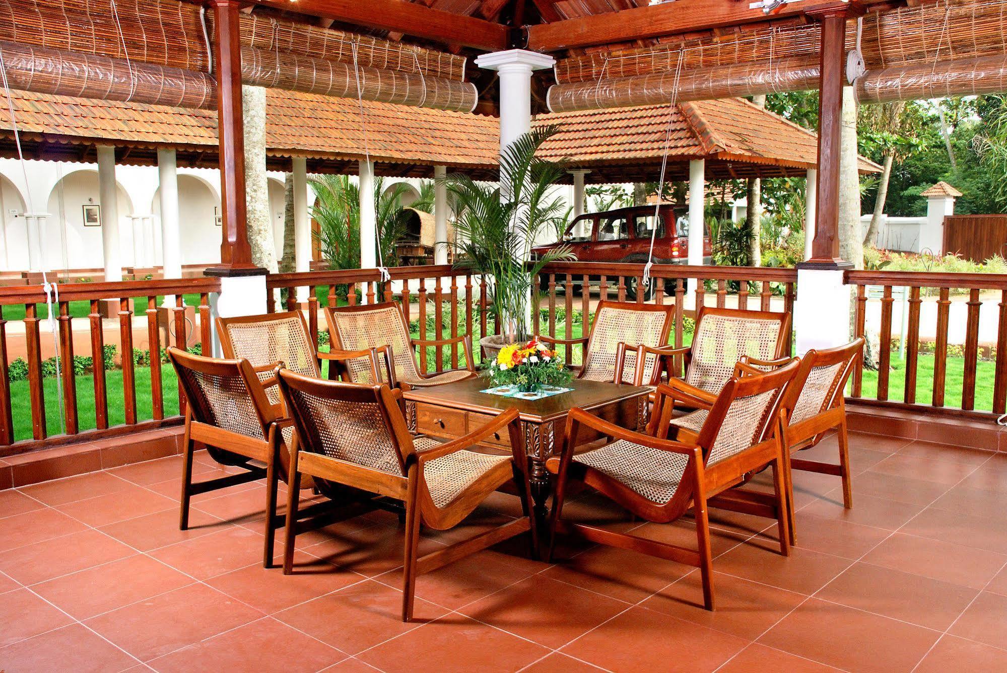 Lemon Tree Vembanad Lake Resort, Kerala Alappuzha Restoran foto