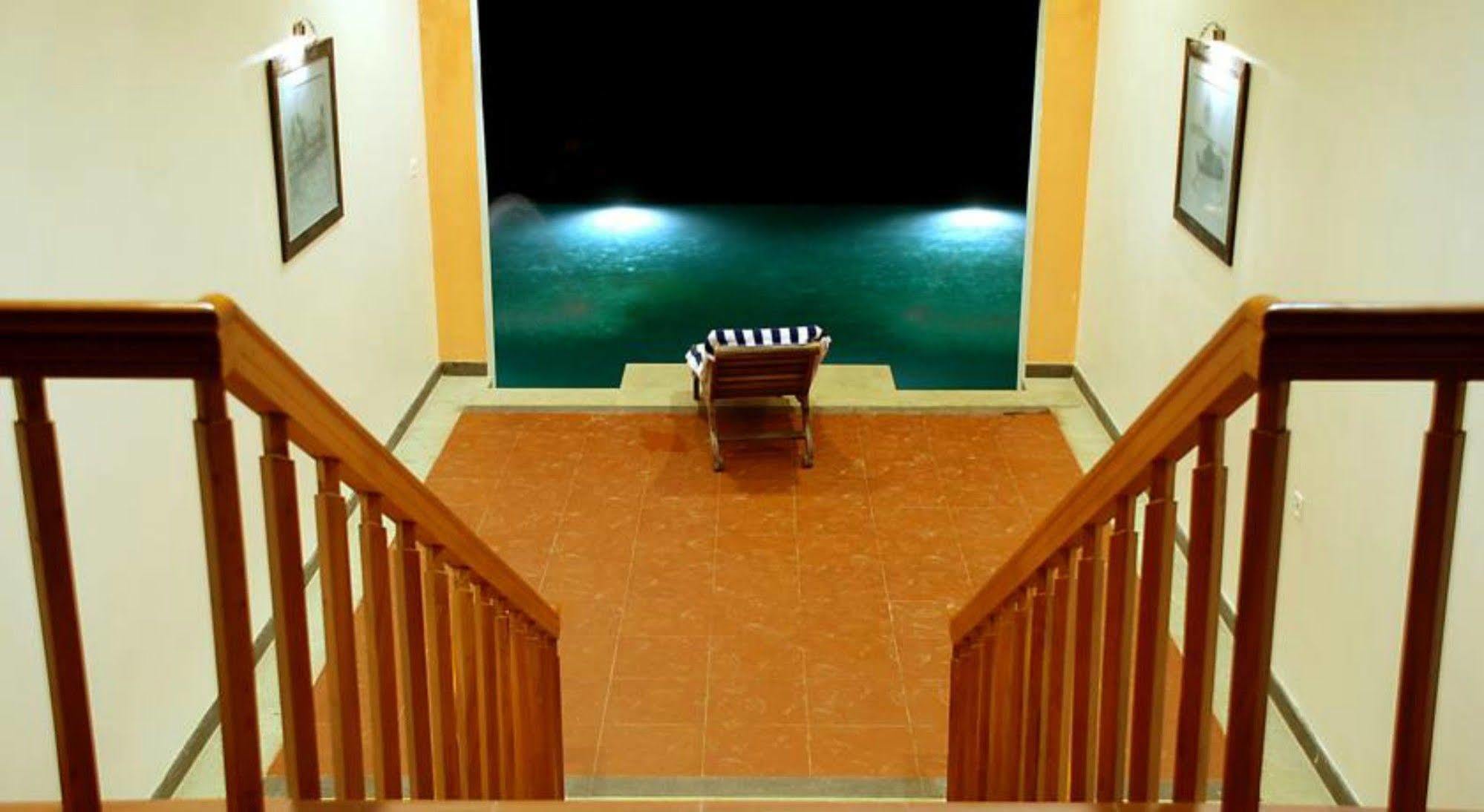 Lemon Tree Vembanad Lake Resort, Kerala Alappuzha Bagian luar foto